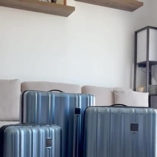 That feeling when you unbox your new luggage 🤩🤭 #trippluggage #travelwithtripp #unboxingvideo #...