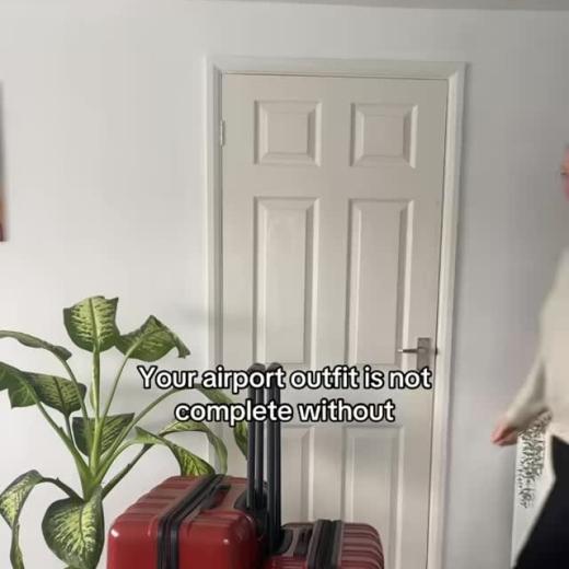 PSA‼️📣 It’s your last chance to buy our stylish & modern Retro Auburn suitcases! Hurry, get...