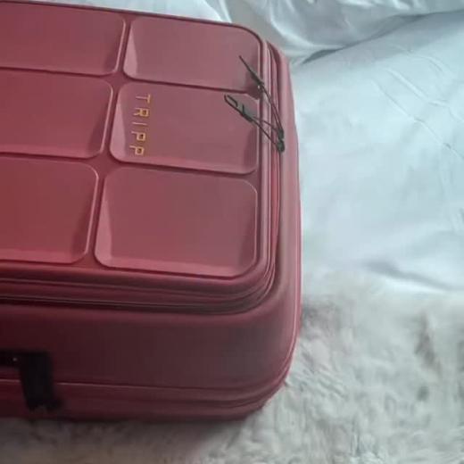 Speed pack with us ✈️🏝️ #trippluggage #travelwithtripp #packing #travel