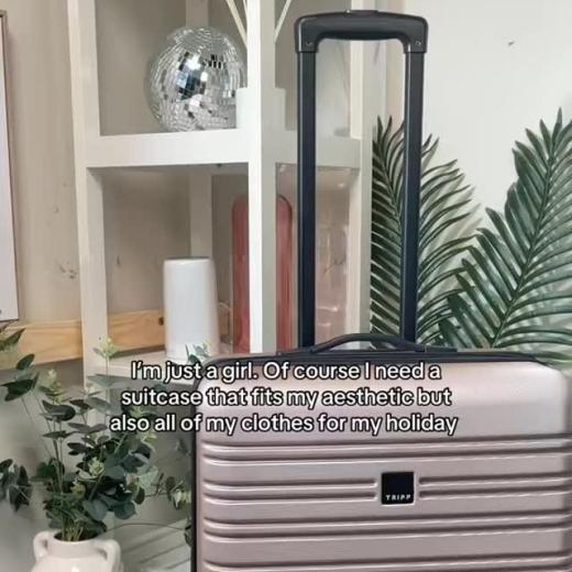 Love buying a suitcase for the ✨aesthetics✨ The Horizon range is now back in stock! #trippluggage...